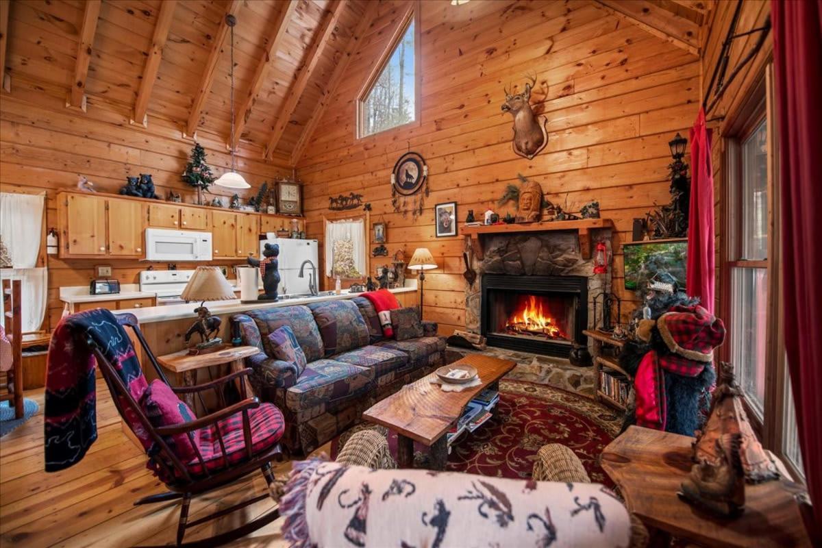 Cozy Cabin Beside Briar Creek, Fire Pit, Wifi Villa Ellijay Esterno foto