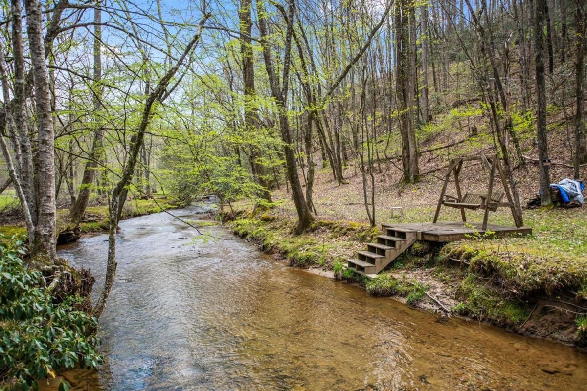 Cozy Cabin Beside Briar Creek, Fire Pit, Wifi Villa Ellijay Esterno foto