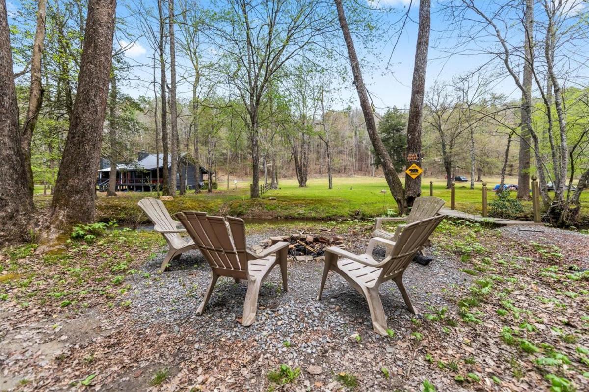 Cozy Cabin Beside Briar Creek, Fire Pit, Wifi Villa Ellijay Esterno foto