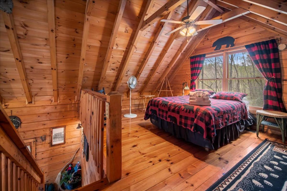 Cozy Cabin Beside Briar Creek, Fire Pit, Wifi Villa Ellijay Esterno foto